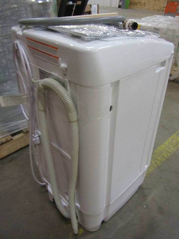 lot 67 image: Magic Chef MCSTCW09W1 0.9 Cubic-ft Top-Load Washer