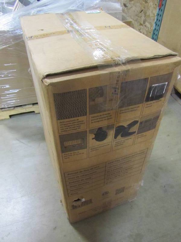 lot 75 image: Hessaire Portable Evaporative Cooler, 2,200 CFM