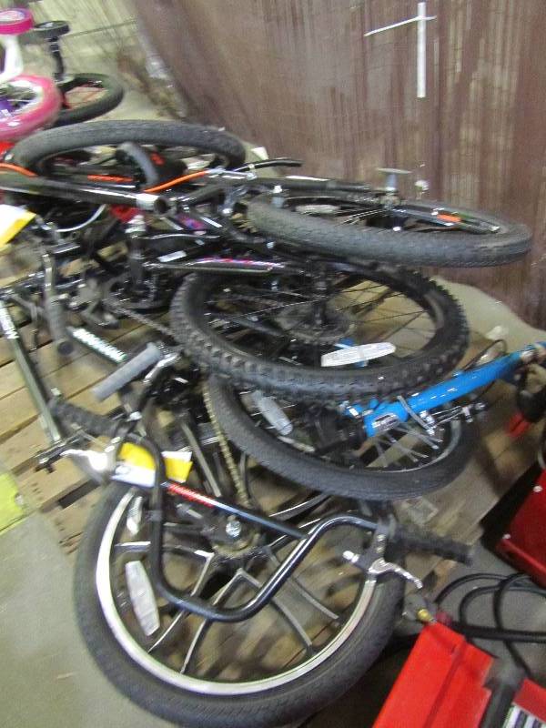lot 92 image: Lot of Bicycle Parts (1 of 6)