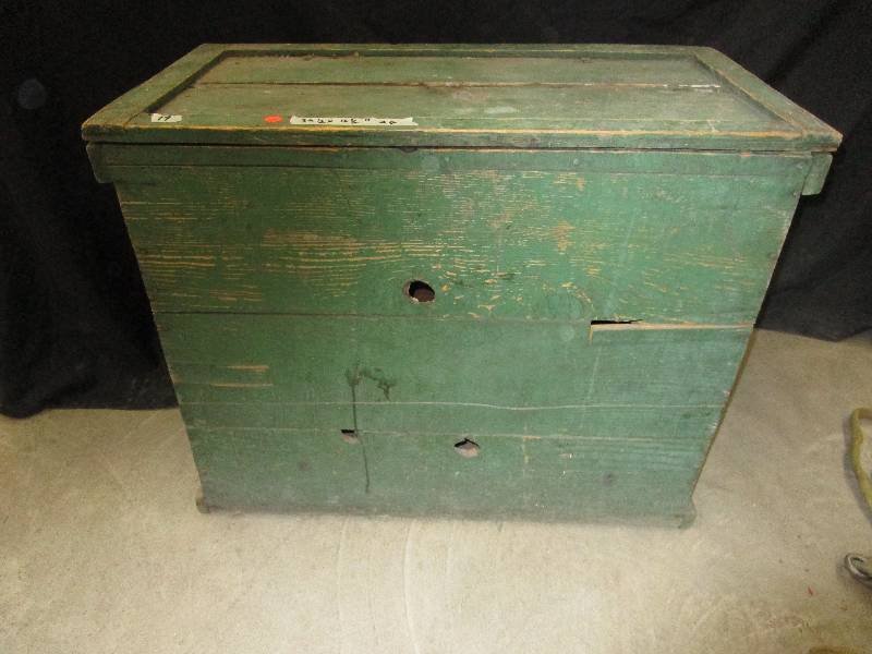 Green Box 32 12 L x 16 12 W x 26H