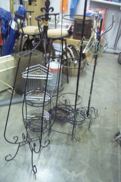 lot 49 image: Plants Stands. 7 pieces