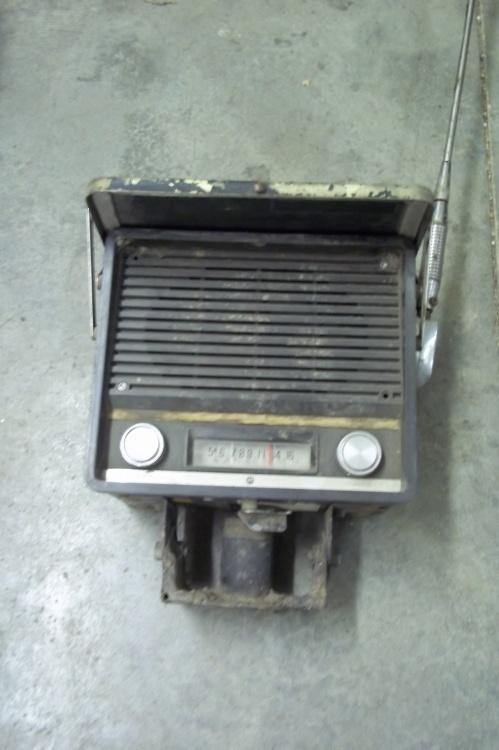 lot 50 image: Tractor radio