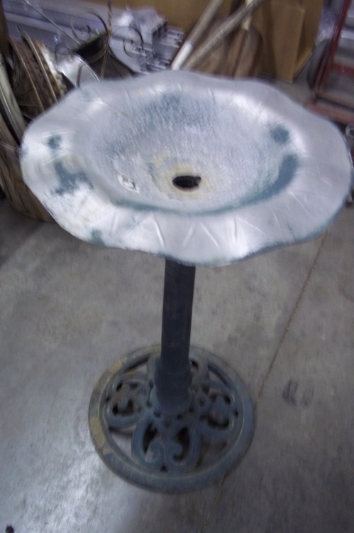 lot 56 image: Vintage bird bath