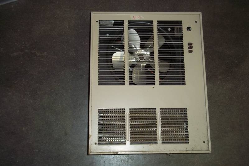 lot 9 image: Heater
