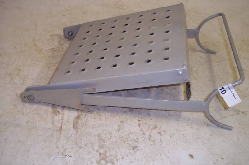 lot 10 image: Deer Stand Seat