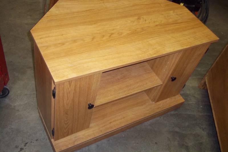 lot 26 image: Corner TV  Plant Stand
