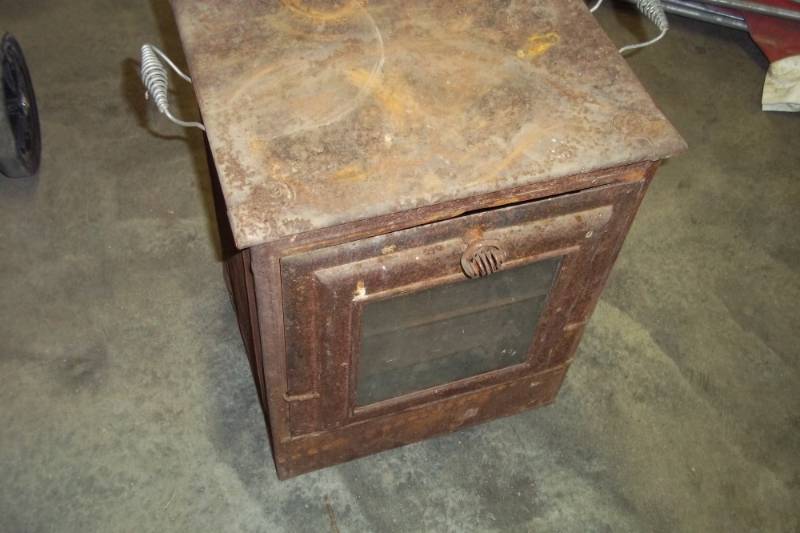 lot 34 image: Vintage smoker