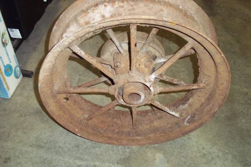 lot 36 image: Vintage wheel
