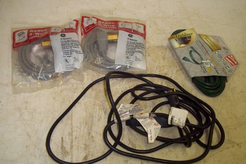 lot 102 image: 2 Range Cords, outdoor extension cord, extension cord