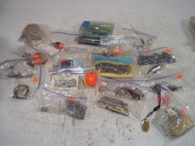 lot 118 image: Fishing supplies and tackle