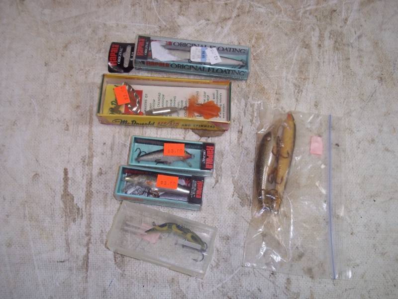 lot 119 image: Fishing supplies and tackle