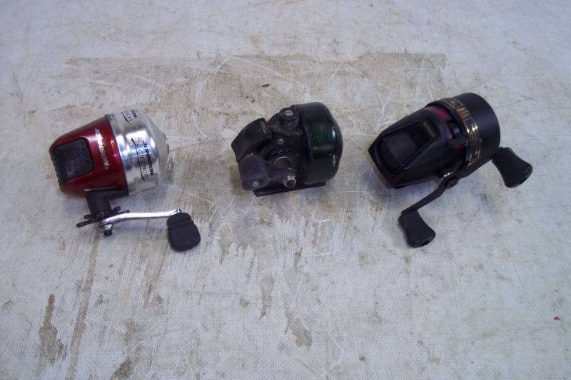 lot 130 image: 3 Fishing Reels