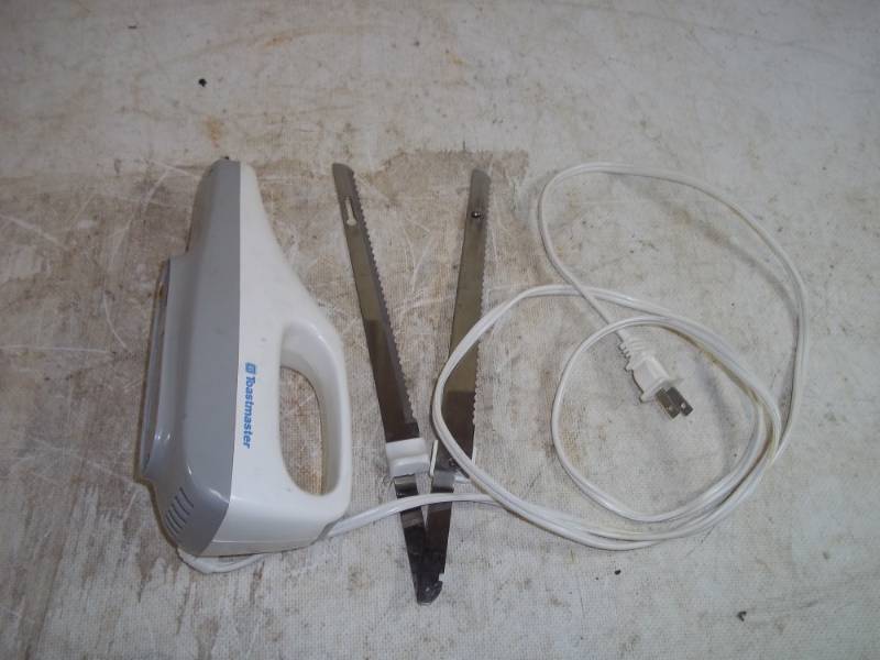 lot 165 image: Electric Knife