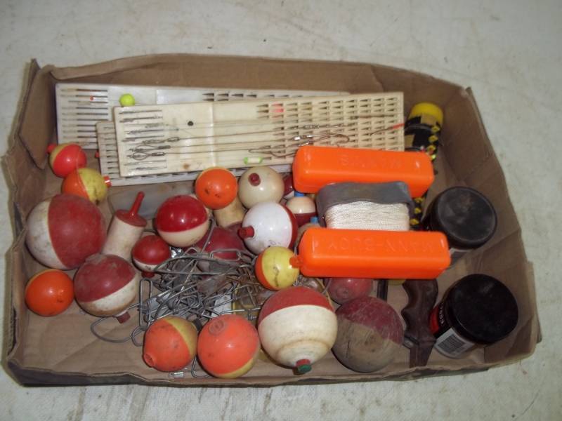 lot 172 image: Assorted Fishing Supplies