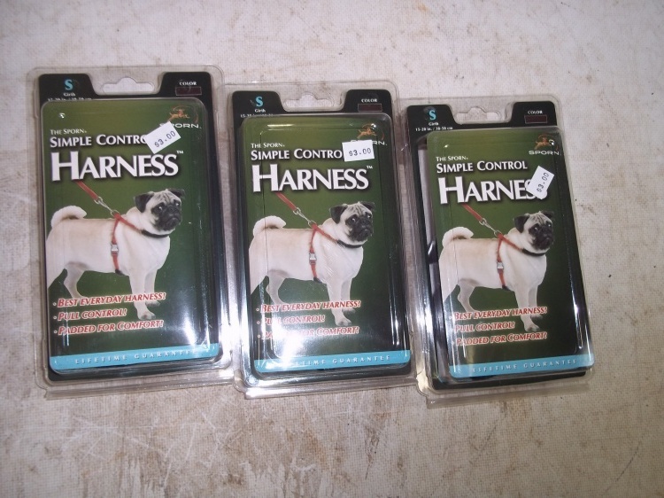 lot 184 image: 3 Small Dog Harness