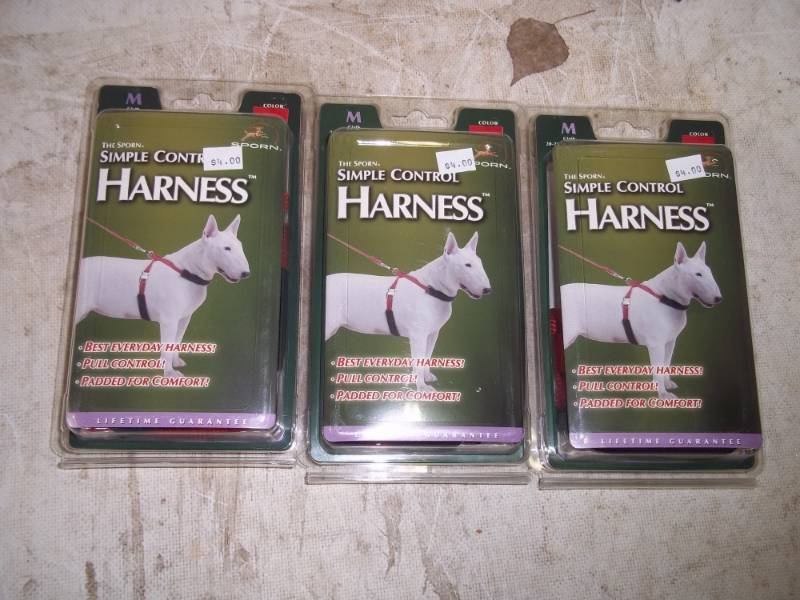 lot 186 image: 3 Medium Dog Harness