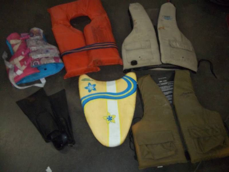 lot 189 image: Life Vests and Swim Fins