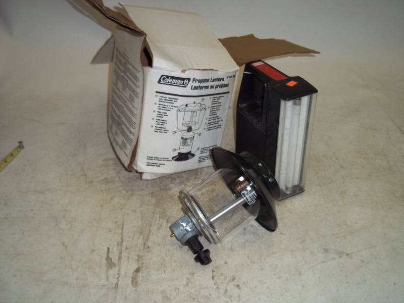 lot 207 image: Coleman Propane Lantern and Battery Lantern
