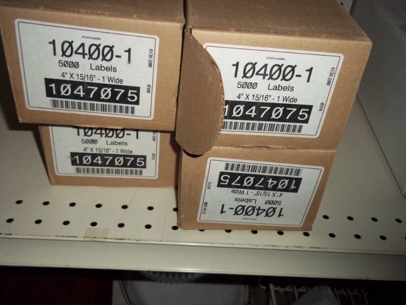 lot 224 image: 20,000 Labels
