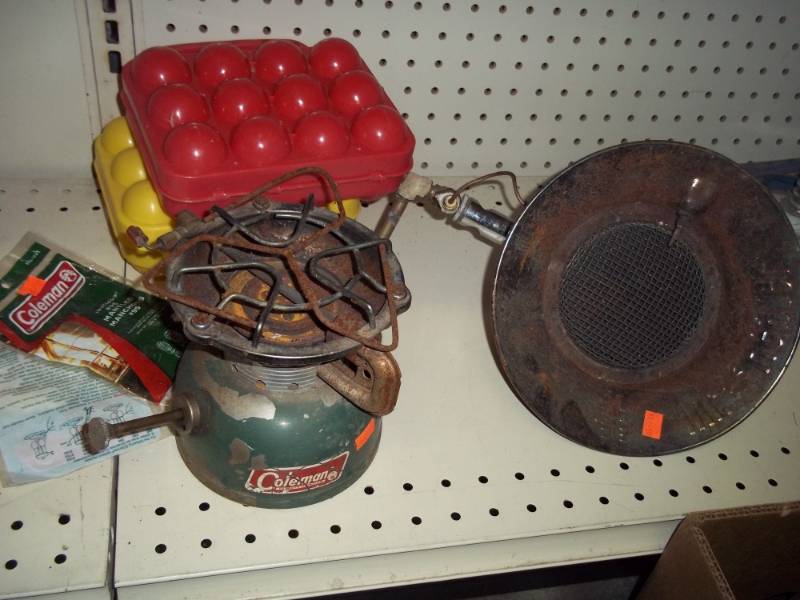 lot 259 image: Mr Heater, Stove and Egg containers
