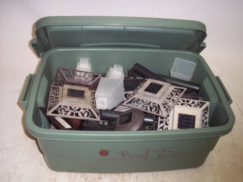 lot 284 image: Solar lights with tote