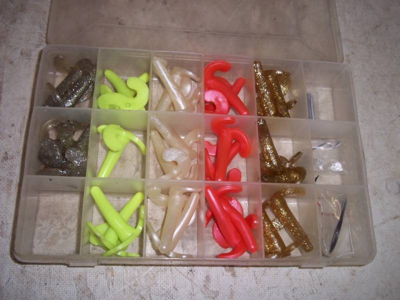 lot 290 image: Tackle Box with Tackle