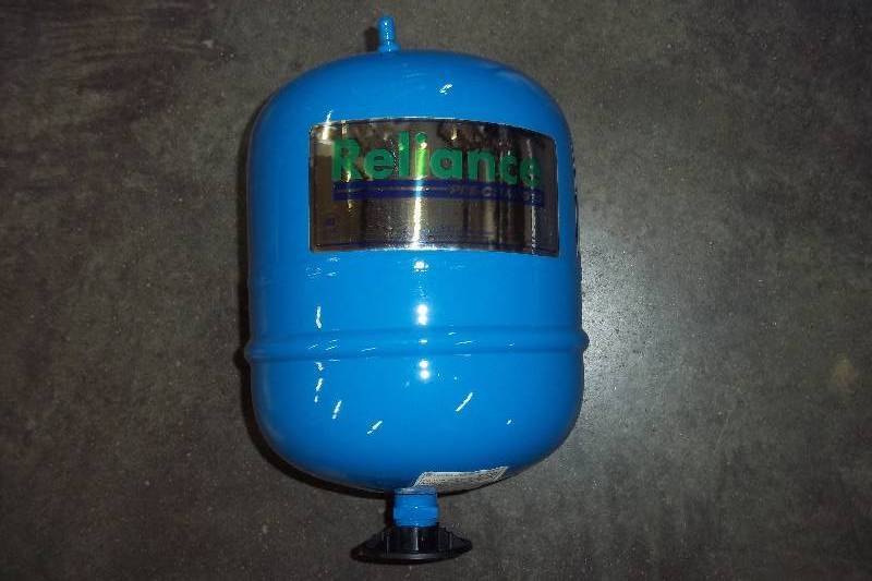 lot 309 image: 2 Gallon Diapragm well tank