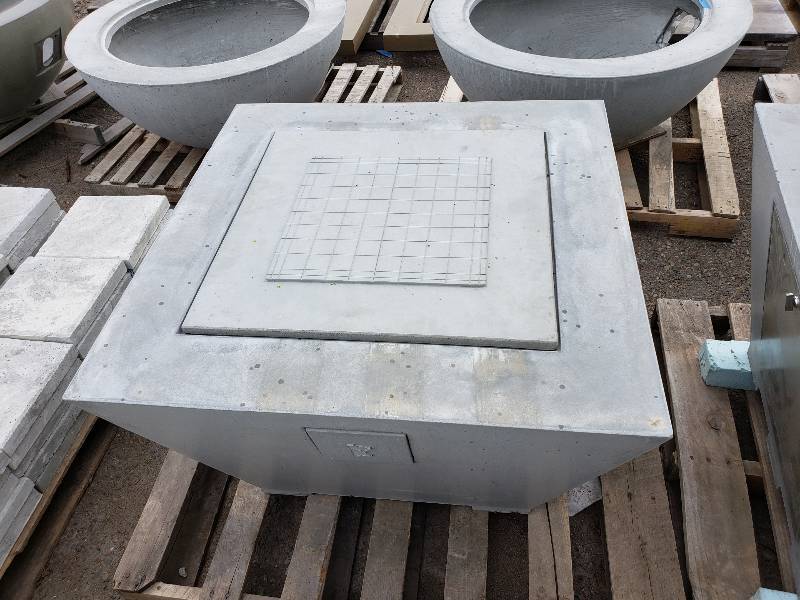 lot 1 image: Large Concrete Table  Planter  Bench  Accent Piece