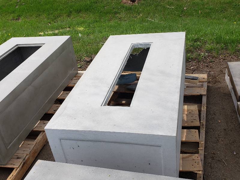 lot 13 image: Large Concrete Planter  Bench  Accent Piece