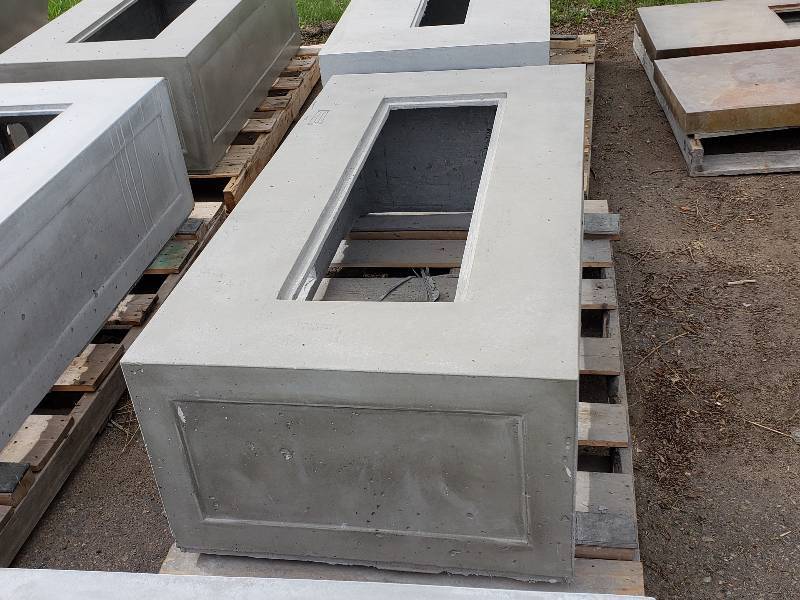 lot 14 image: Large Concrete Planter  Bench  Accent Piece
