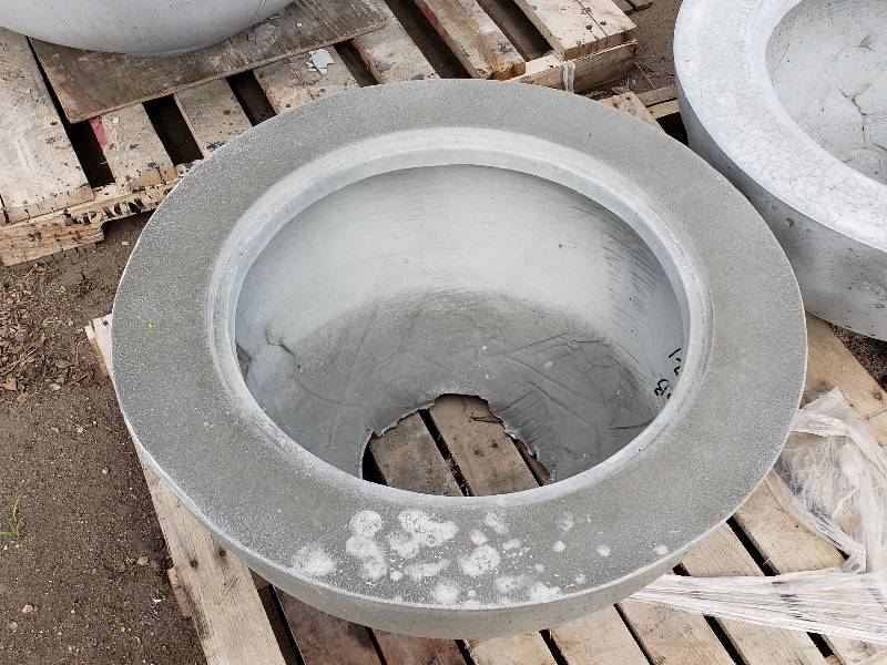 lot 22 image: Medium Concrete Planter  Accent Pot