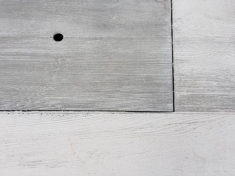 lot 25 image: Square Wood Grain Concrete Tabletop w Insert