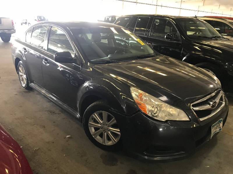 lot 4 image: 2010 Subaru Legacy AWD