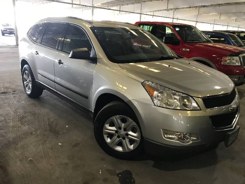 lot 5 image: 2012 Chevrolet Traverse LS