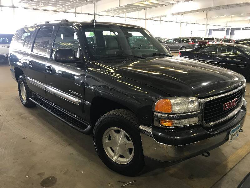 lot 9 image: 2004 GMC Yukon XL 4x4