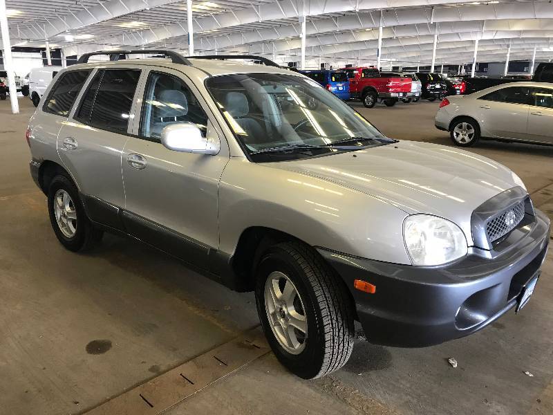 lot 10 image: 2004 Hyundai Santa Fe GLS