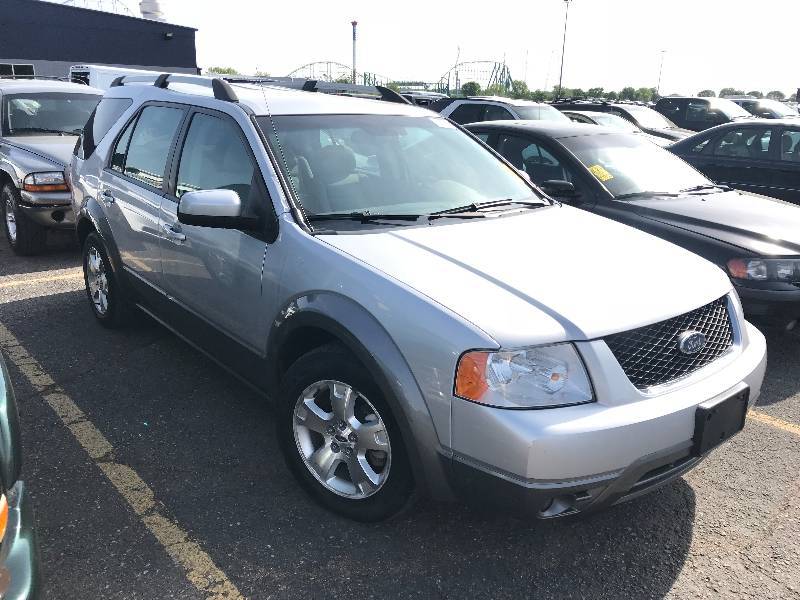 lot 14 image: 2005 Ford Freestyle SEL