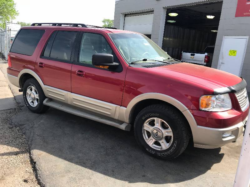 lot 17 image: 2006 Ford Expedition Eddie Bauer 4x4