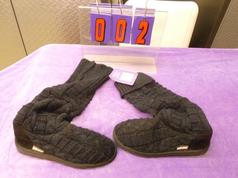 SnS Auctions # 321 New shoes & Boots