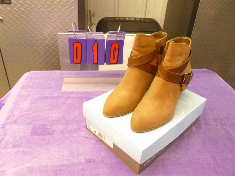 SnS Auctions # 321 New shoes & Boots