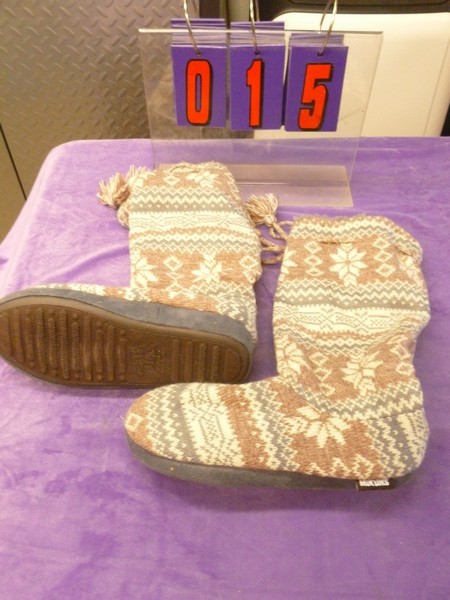SnS Auctions # 321 New shoes & Boots