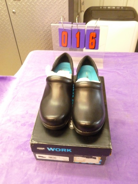 SnS Auctions # 321 New shoes & Boots