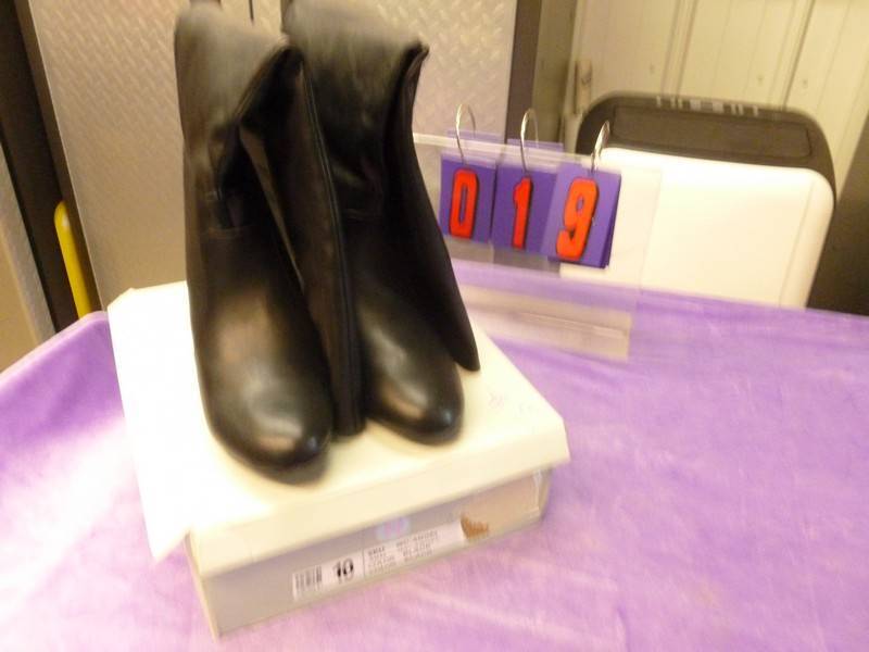 SnS Auctions # 321 New shoes & Boots