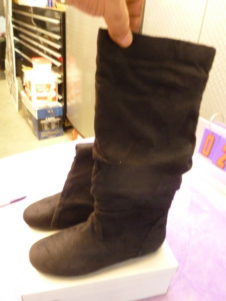 SnS Auctions # 321 New shoes & Boots