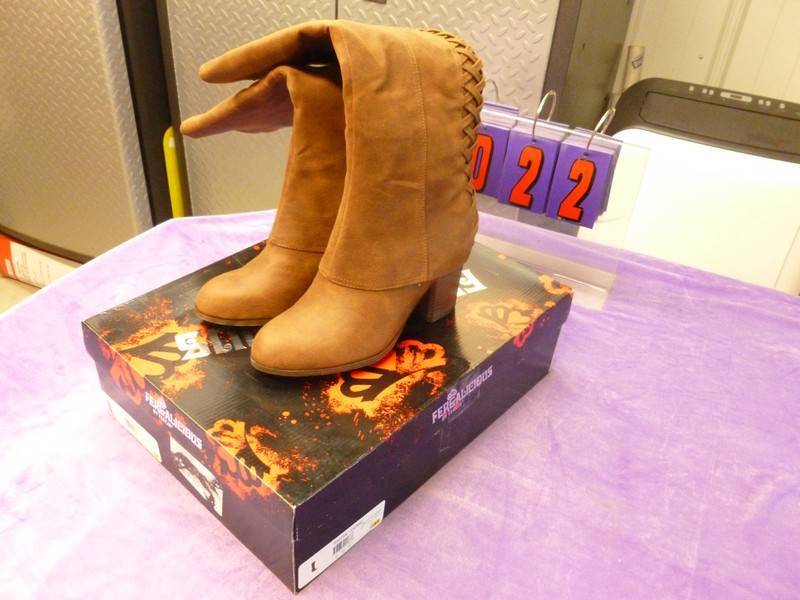 SnS Auctions # 321 New shoes & Boots