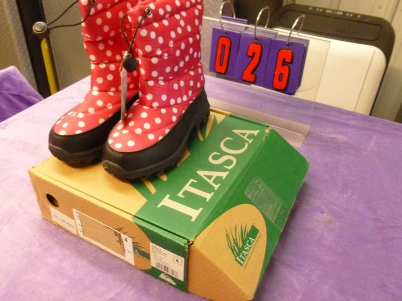 SnS Auctions # 321 New shoes & Boots