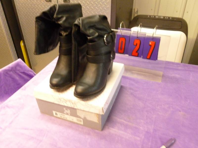 SnS Auctions # 321 New shoes & Boots