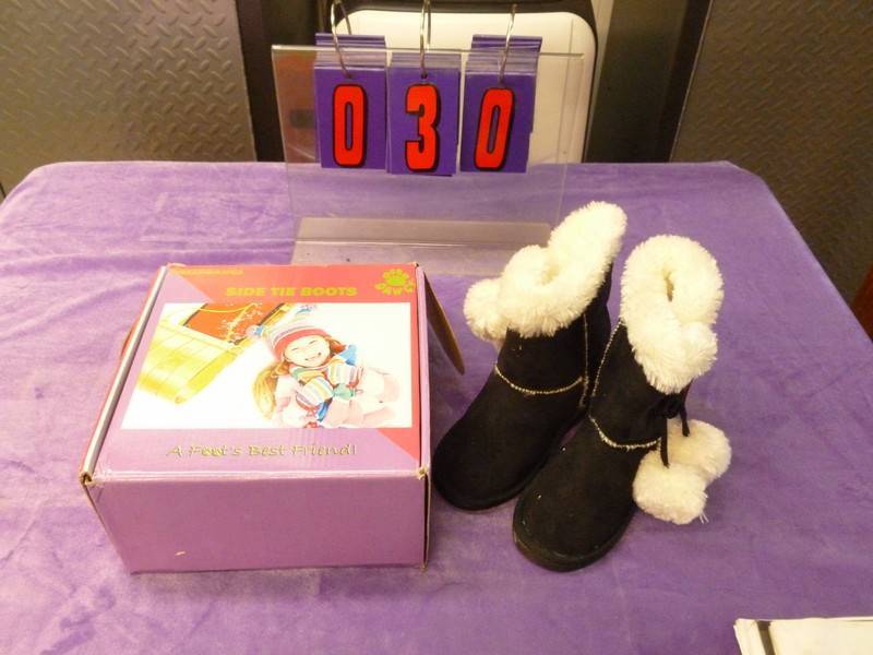 SnS Auctions # 321 New shoes & Boots