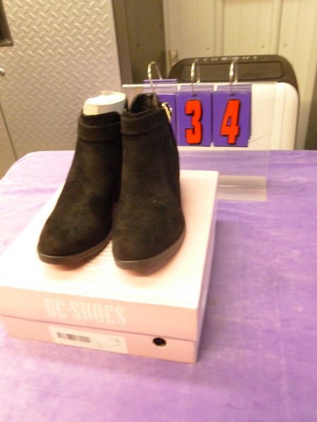 SnS Auctions # 321 New shoes & Boots