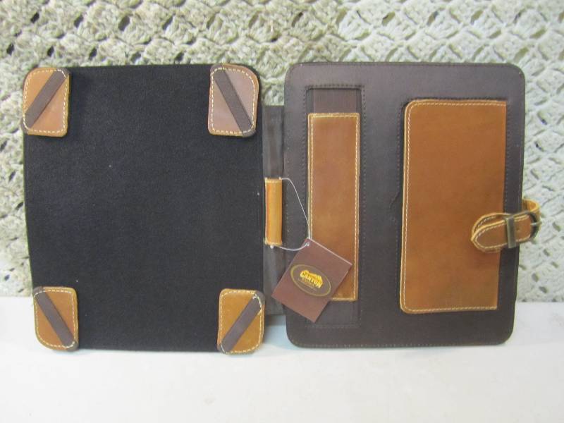 lot 12 image: Canyon Outback Leather Bear Canyon ...